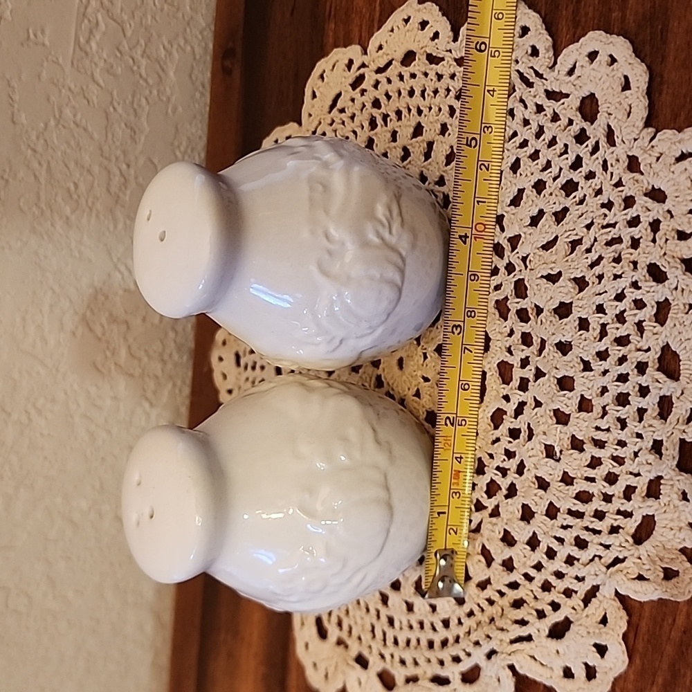 Salt & Pepper Shakers White w/ Raised Pumpkins, Squash, Sunflowers, Pineapples - Picture 3 of 6
